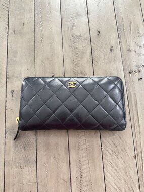 CHANEL Classic Quilted Black Lambskin Long Zip Continental Wallet Gold CC